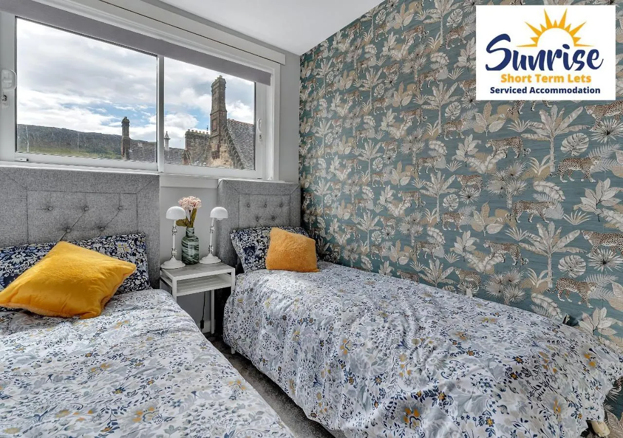 3 Beds At Arthurs Seat By Sunrise Short Lets 0*, Edinburgh